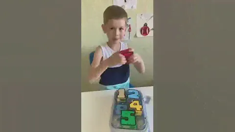 Чемодан с цифрами трансформерами