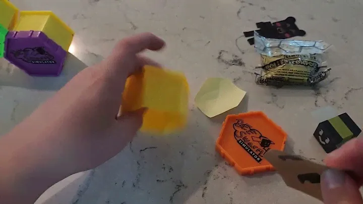 Unboxing Bee Swarm Simulator Bee Mini Bundle series 1