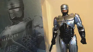 HOT TOYS ROBOCOP UNBOXING & FIRST IMPRESSIONS