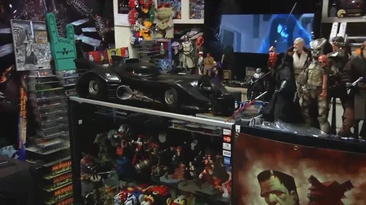 Hot Toys Tim Burton Michael Keaton 1989 Batmobile 1/6 scale unboxing Da Bomb Show