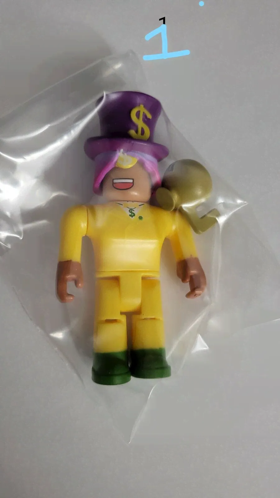 Roblox Figures Toys in Lots of 3 (NO CODES) only physical Toy-0
