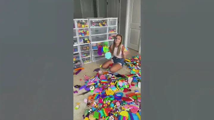 Organizing a HUGE Fidget Collection!!! Mrs. Bench