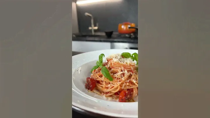 Итальянская паста с томатным соусом