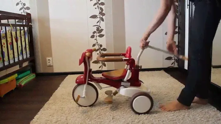 Демонстрация  трехколесного велосипеда Rich Toys IImo 2