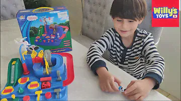 Lucky Doug Race Car Tracks - Fun Car Adventure TOY REVIEW - Willy's Toys